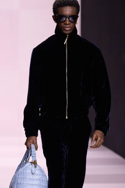 Look 12